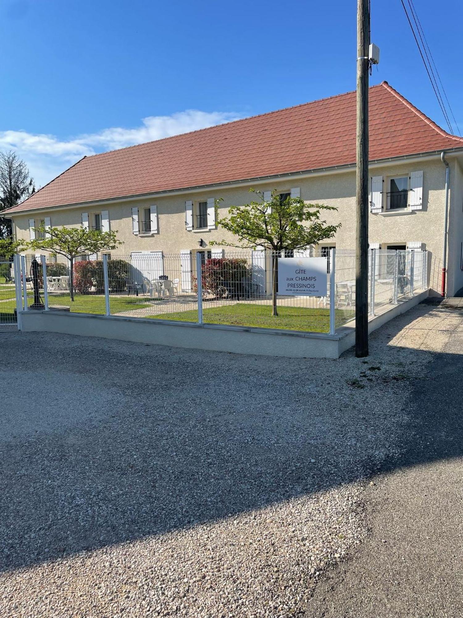 Aux Champs Pressinois Appartement *
