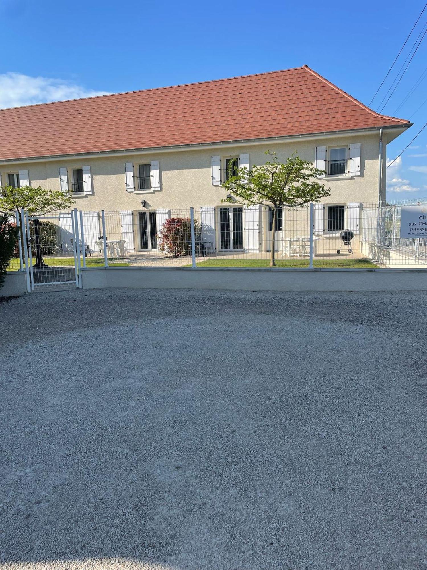 Aux Champs Pressinois Appartement *